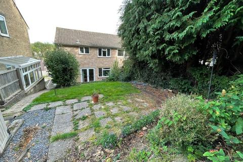70 Everlands, Cam, Dursley, GL11 5NL
