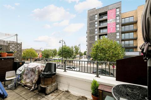 3 bedroom maisonette for sale - Manford Court, Manford Way, Chigwell