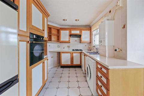 5 Chanctonbury Chase, Seasalter, Whitstable, CT5 4SS