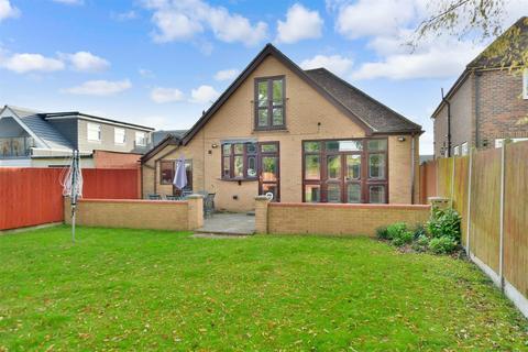 6 bedroom detached house for sale - Hever Avenue, West Kingsdown, Sevenoaks, Kent