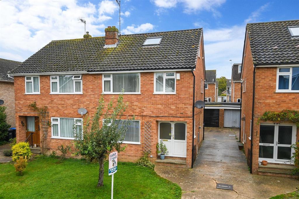 Westway, Copthorne, Crawley, West Sussex 4 bed semidetached house for
