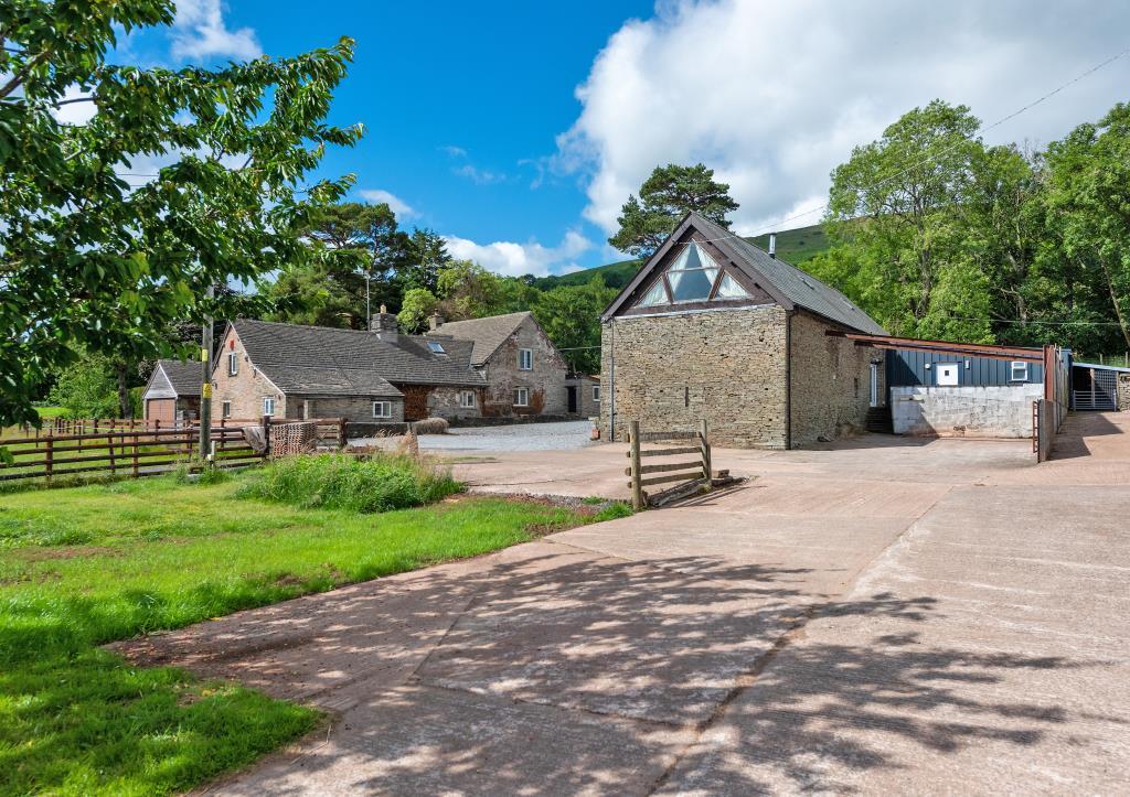 Hay on Wye, Craswall, HR2 6 bed detached house for sale £900,000