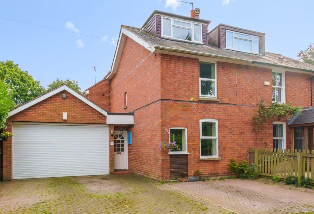 Whitehouse Road, Woodcote, Oxfordshire 3 bed semidetached house for