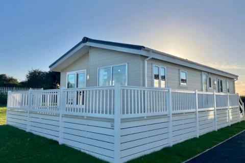 2 bedroom lodge for sale - Broadland Sands Holiday Park, Corton NR32
