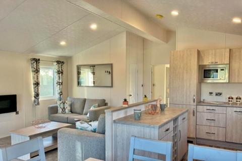 2 bedroom lodge for sale - Broadland Sands Holiday Park, Corton NR32