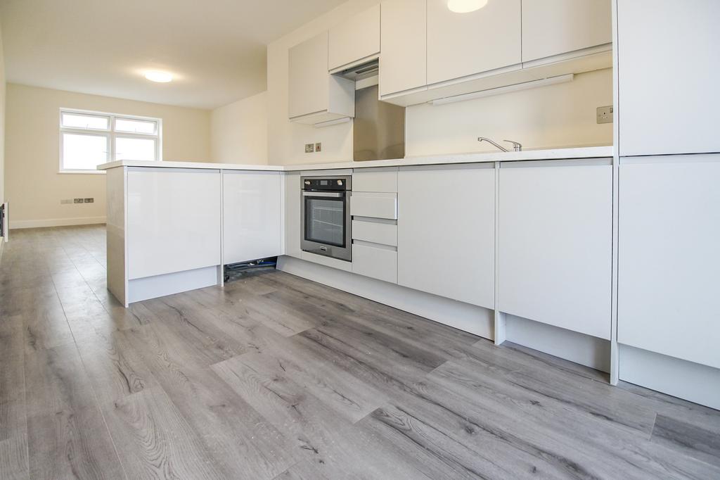 Oak Road, Leatherhead KT22 1 bed flat to rent £1,450 pcm (£335 pw)
