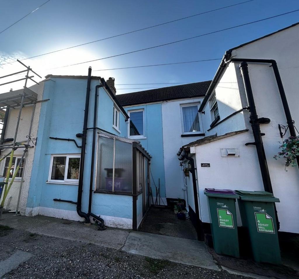 Ashley Avenue, Cheriton, Folkestone 2 bed house £950 pcm (£219 pw)