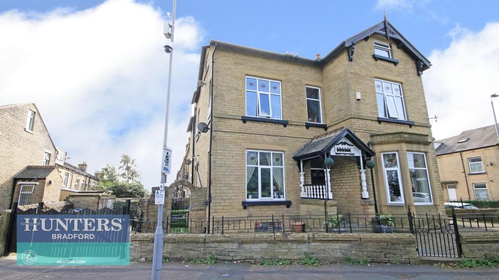 West Park Road, Bradford 5 bed end of terrace house for sale £249,995