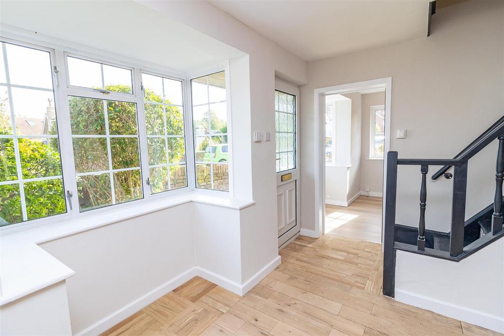 Feature Bay Window
