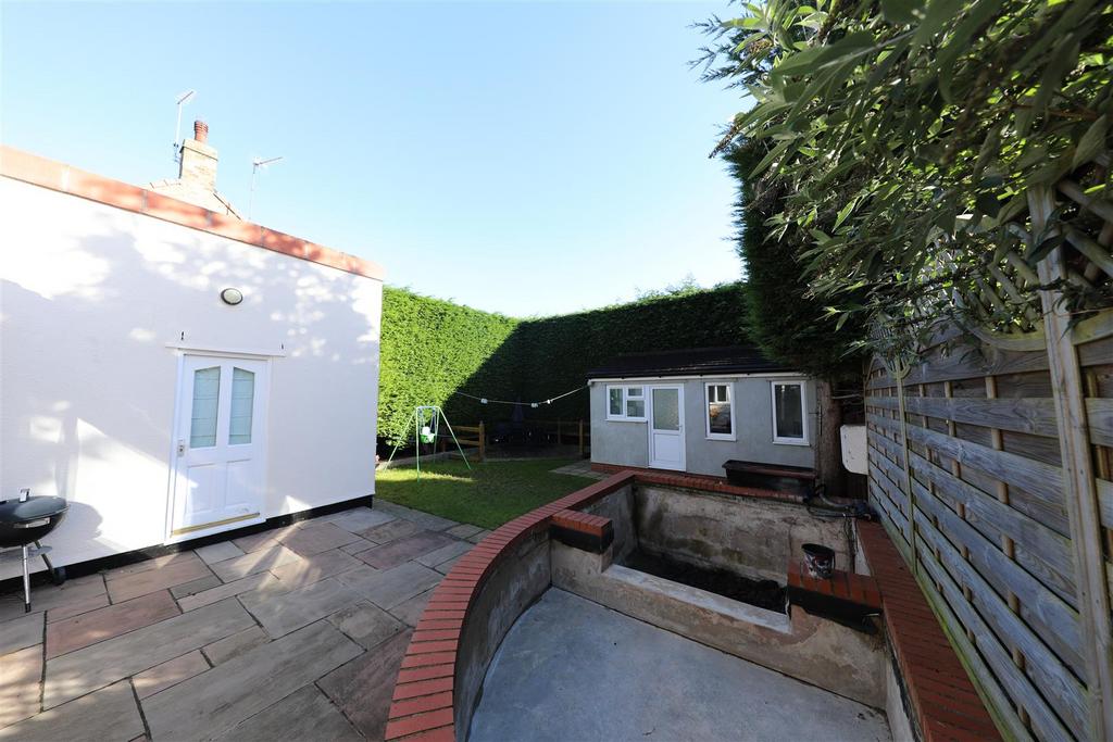 Rosedale Grove, Hull 5 bed semidetached house for sale £200,000