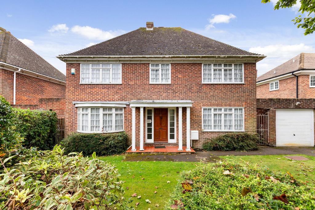 Godwyn Road, Folkestone, CT20 4 bed detached house £700,000
