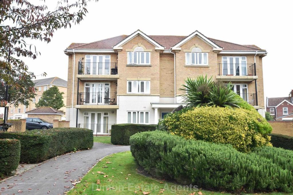 Hayling Close, Priddy`s Hard 2 bed flat for sale £205,000