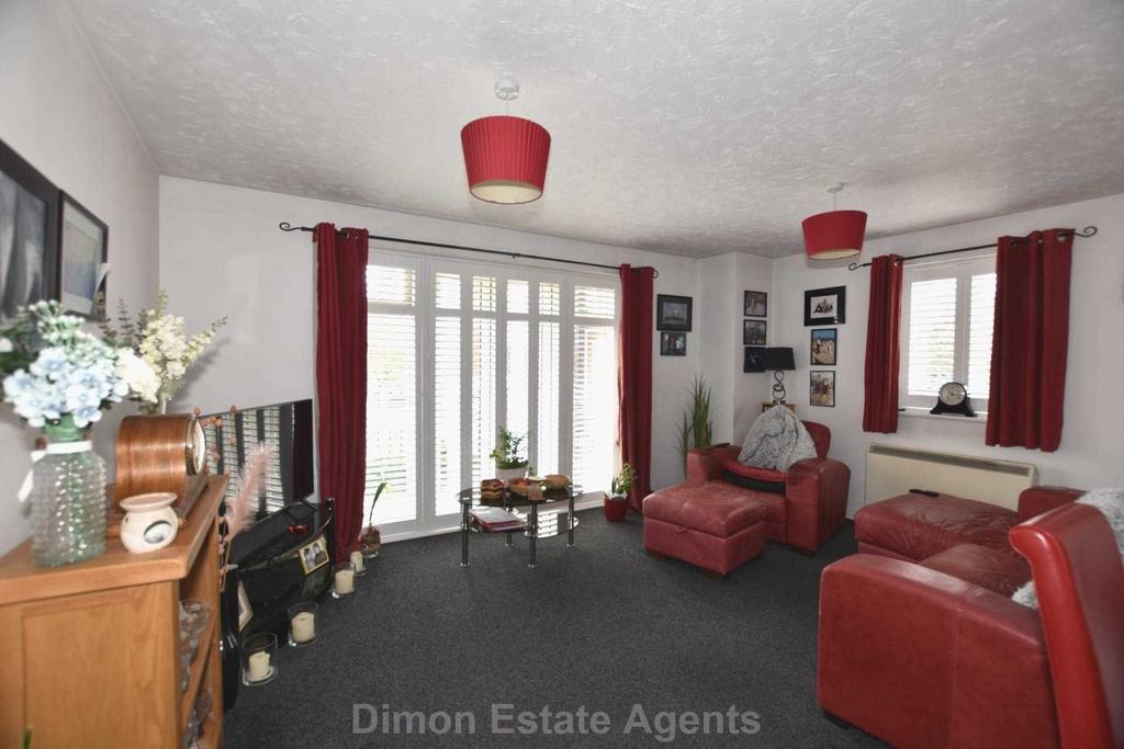 Hayling Close, Priddy`s Hard 2 bed flat for sale £196,000