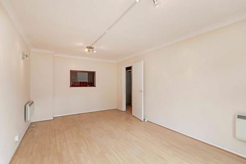 2, Swallow Court, 186 Cheam Common Road, Worcester Park, KT4 8QW
