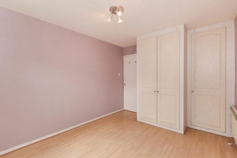 2, Swallow Court, 186 Cheam Common Road, Worcester Park, KT4 8QW