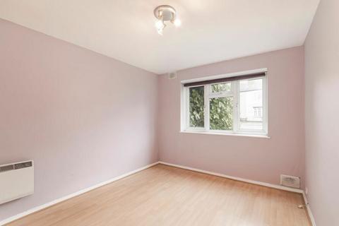 2, Swallow Court, 186 Cheam Common Road, Worcester Park, KT4 8QW