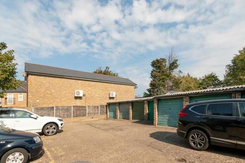 2, Swallow Court, 186 Cheam Common Road, Worcester Park, KT4 8QW