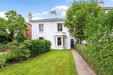 27b Britannia Square, Worcester, WR1 3DH