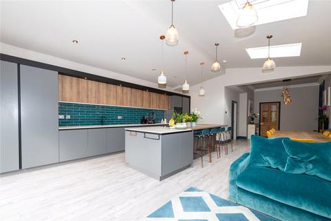 27b Britannia Square, Worcester, WR1 3DH