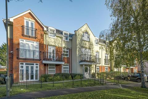 Mayfair Court, Stonegrove, Edgware, HA8