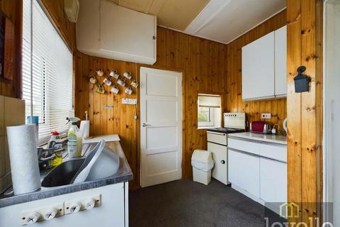 2 bedroom bungalow for sale - Mill Field, Trusthorpe, Mablethorpe, Lincolnshire, LN12 2PG