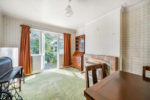 60 Greenfield Gardens, London, NW2 1HY