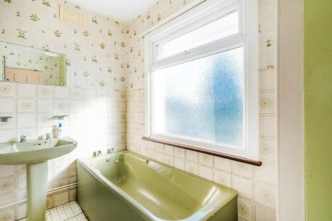 60 Greenfield Gardens, London, NW2 1HY