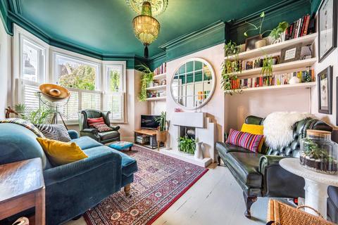 34 Eswyn Road, London, SW17 8TP