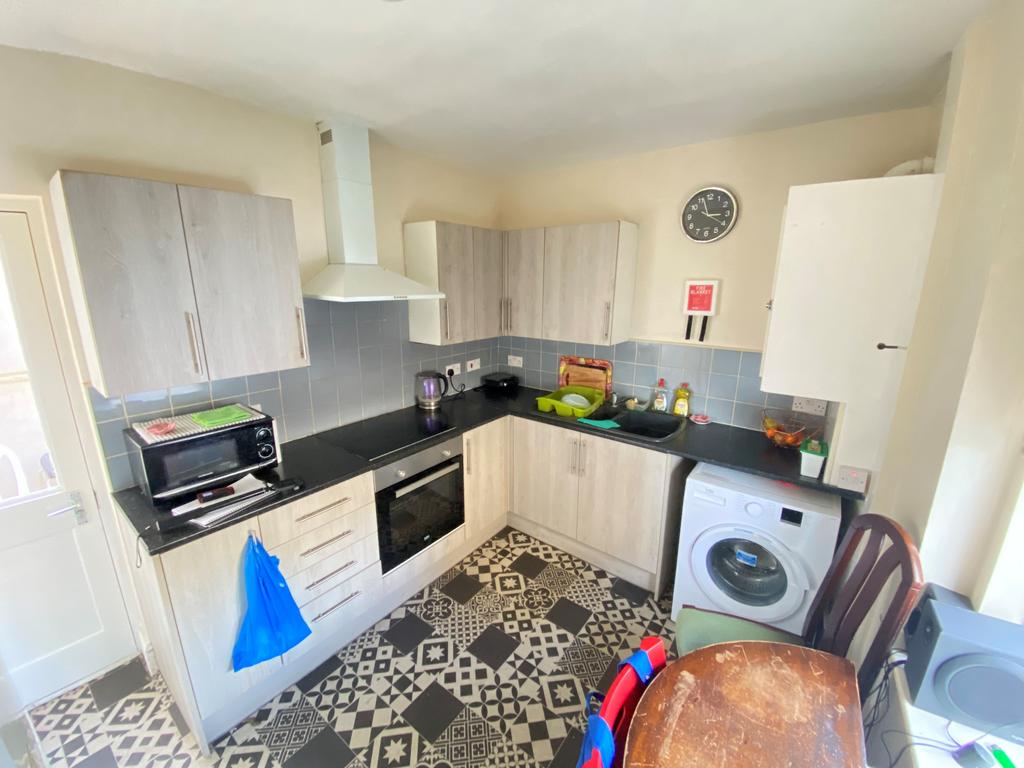 Kitchen T202310231137.jpg