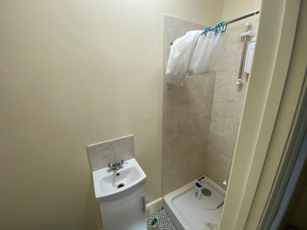 Shower T202310231139.jpg