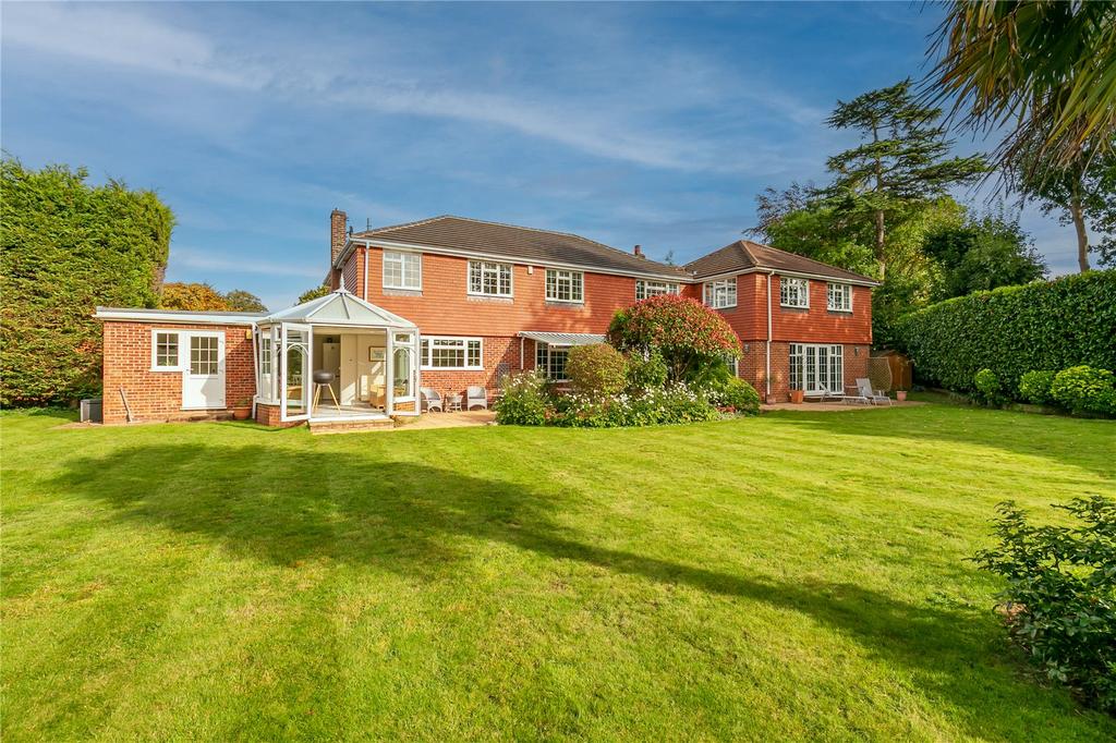 Pine Walk, Cobham, KT11 5 bed detached house for sale £2,150,000