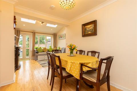 4 bedroom end of terrace house for sale, Heron Road, Wokingham, Berkshire, RG41