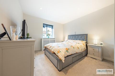 3 bedroom house for sale, Park Road, Hendon, London NW4