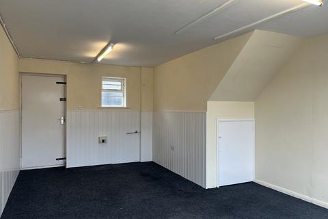 Retail property (high street) to rent, Unit 3 and 4, Victoria Court, Mablethorpe, LN12 2AQ