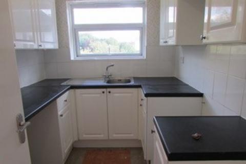 2 bedroom maisonette to rent, Squirrels Heath Road, Romford RM3