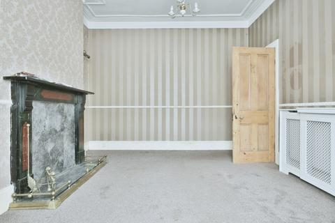 3 bedroom end of terrace house for sale, Lee Street, Hull,  HU8 8NH