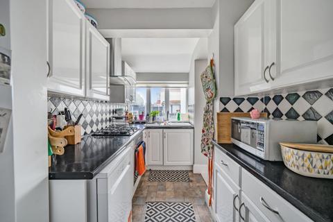 120 Gloucester Avenue, Grimsby, DN34 5BT