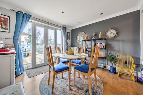 120 Gloucester Avenue, Grimsby, DN34 5BT