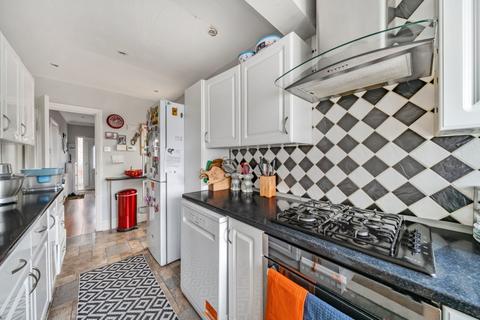 120 Gloucester Avenue, Grimsby, DN34 5BT