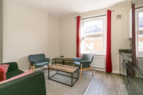 2 bedroom flat to rent, St Michaels road, West Cliff