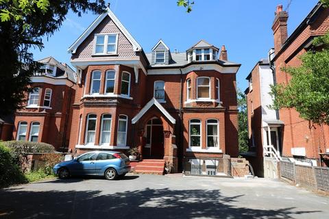 undefined, Mount Avenue, London, W5