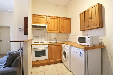 undefined, Mount Avenue, London, W5
