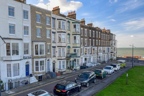 10 Buenos Ayres, Margate, CT9 5AE