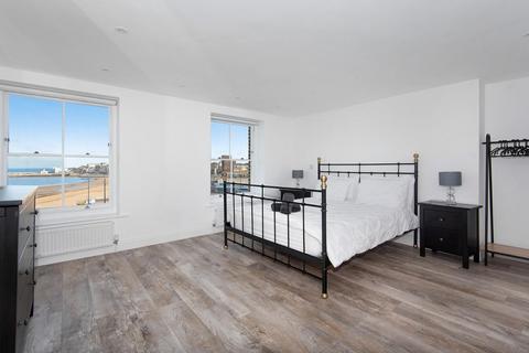 10 Buenos Ayres, Margate, CT9 5AE