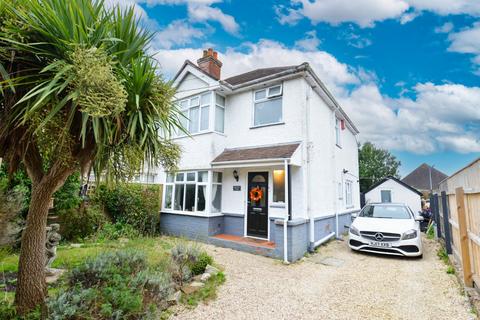 3 bedroom semi-detached house for sale, Christchurch Road, Barton On Sea, New Milton, BH25