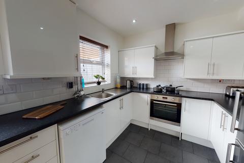 5 bedroom terraced house to rent, Wellington Road, Wavertree L15