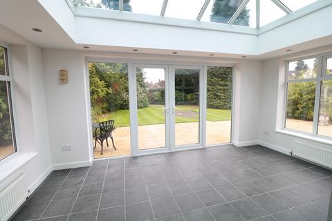 77 Beauchamp Road, Solihull, B91 2BU