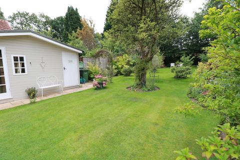 3 bedroom detached bungalow for sale, Streetsbrook Road, Solihull B90