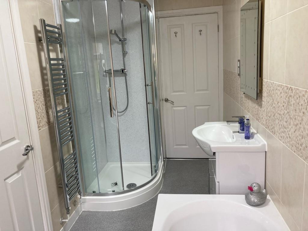 Bathroom shower Lk