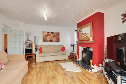 4 bedroom chalet to rent, Denmead, Waterlooville